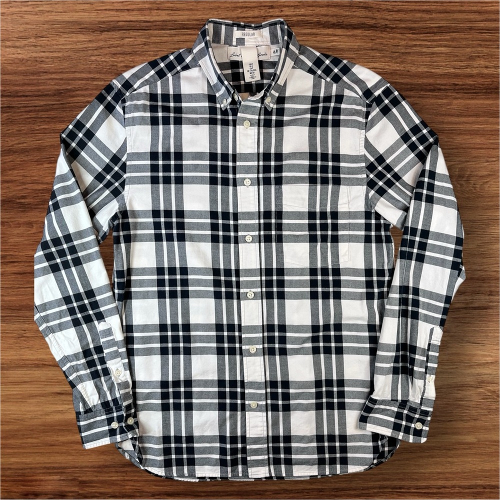 H&M L.O.G.G. Black/Beige Long Sleeve Button Down Shirt. Reg fit. Size Small.